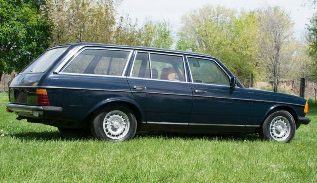 1985 Mercedes-Benz 200-Series - photo 8
