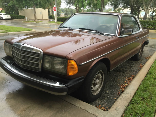 mercedes 300 CD RUST FREE BARN CAR 1979 Mercedes-Benz 300-Series CDI