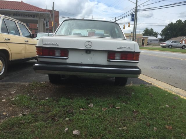 1977 Mercedes-Benz 300-Series - photo 5