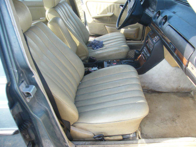 1983 Mercedes-Benz 300-Series 4-Door Sedan - photo 6