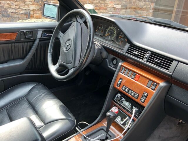 1993 Mercedes-Benz 300-Series Convertible - photo 4