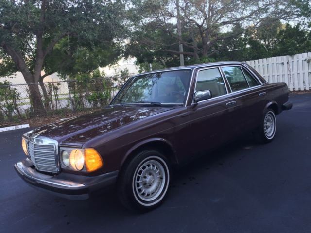 Mercedes 300D Turbodiesel Low Miles Clean Autocheck Garage Kept Well Maintained 1985 Mercedes-Benz 300-Series Turbo Diesel