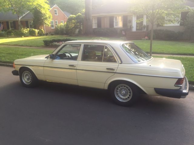 1984 Mercedes-Benz 300-Series ;300D **Over $16k in records in past 7 yrs** - photo 7