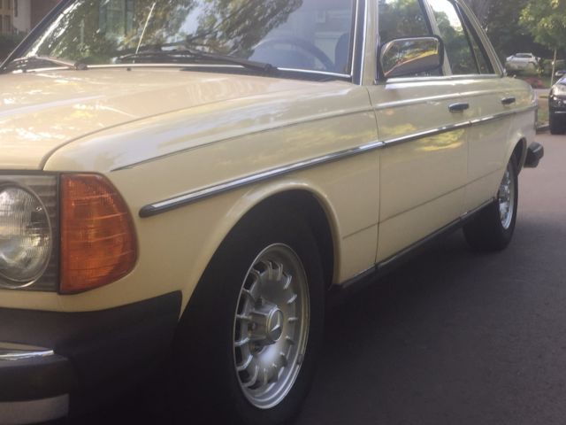 1984 Mercedes-Benz 300-Series ;300D **Over $16k in records in past 7 yrs** - photo 8