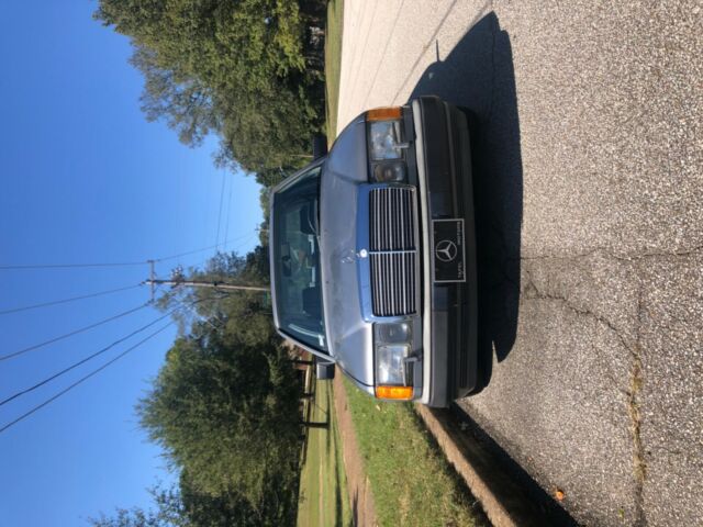 Mercedes 300E 1989 VERY NICE ORIGINAL 1989 Mercedes-Benz E-Class
