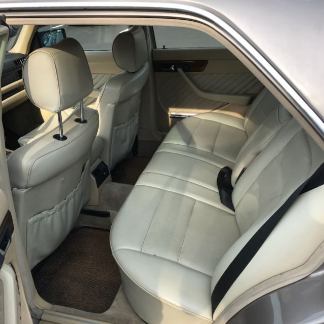 1990 Mercedes-Benz 300-Series - photo 6