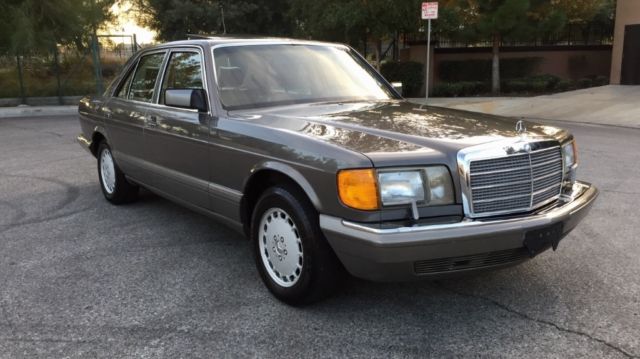 1989 Mercedes-Benz 300-Series
