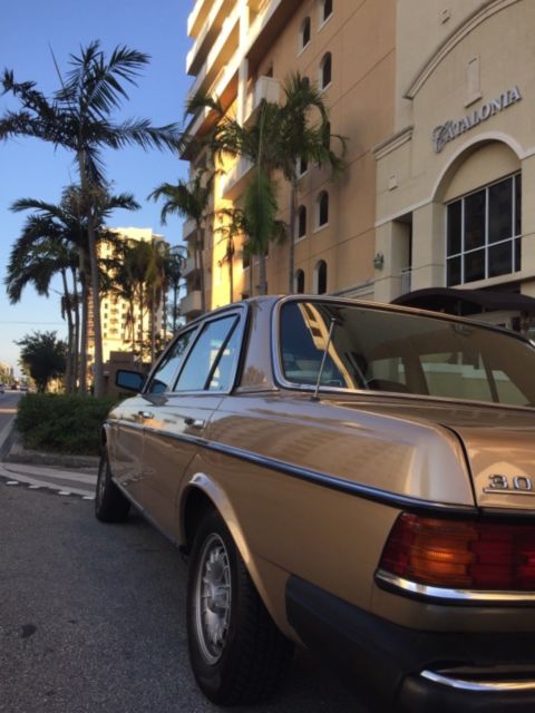 Mercedes 300td 1985 Mercedes-Benz 300-Series