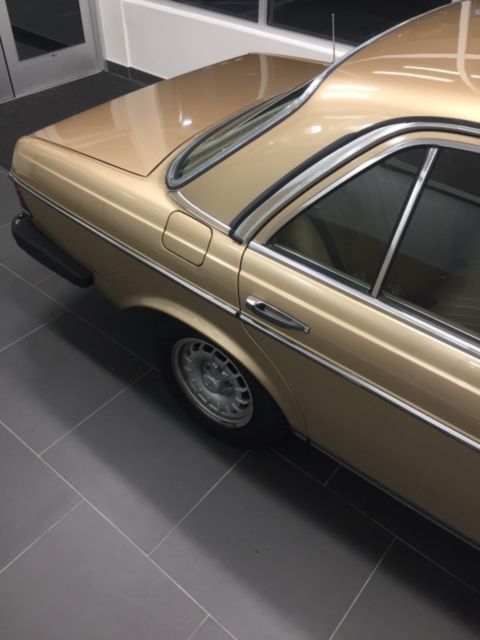 1985 Mercedes-Benz 300-Series - photo 6