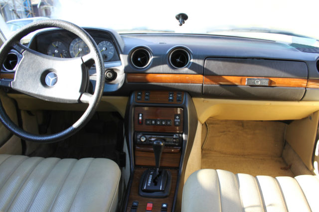 1982 Mercedes-Benz 300-Series - photo 3
