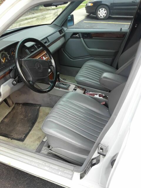1992 Mercedes-Benz 300-Series - photo 2