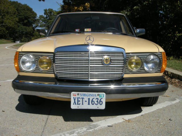 1980 Mercedes-Benz 200-Series - photo 4