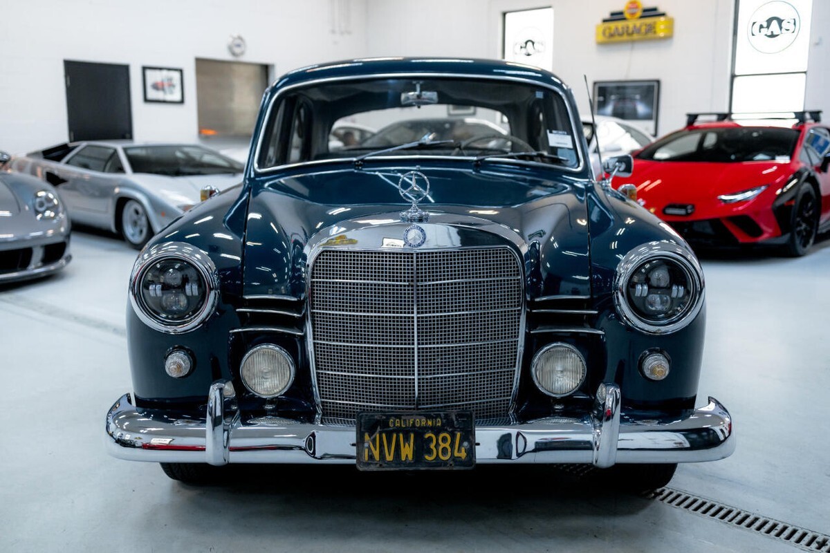 1961 Mercedes-Benz 190 Sedan - photo 4