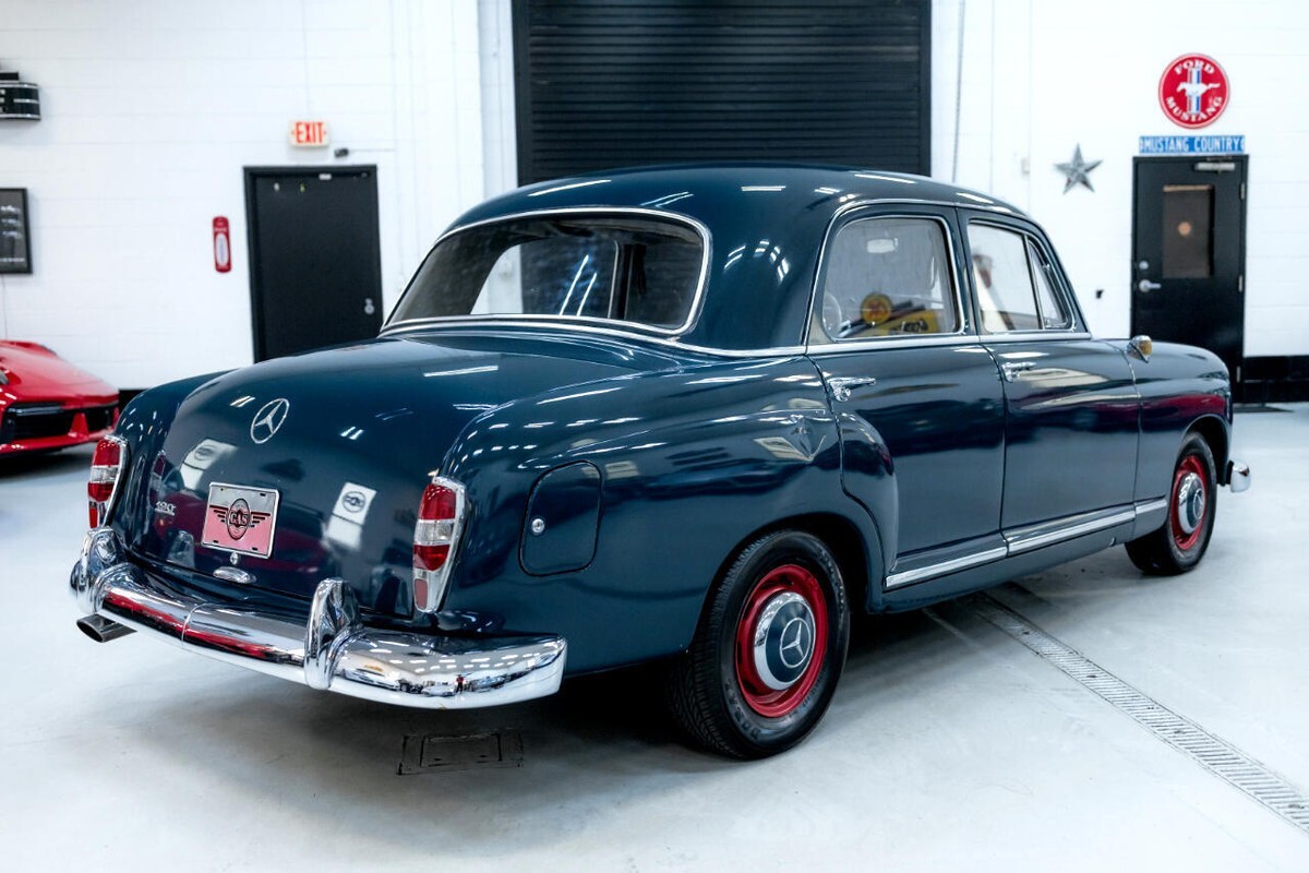 1961 Mercedes-Benz 190 Sedan - photo 8