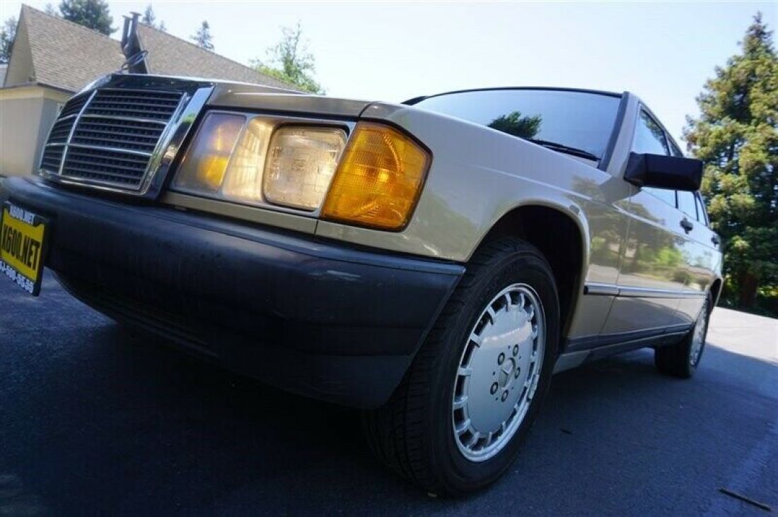 1986 Mercedes-Benz 190-Series 190 E 2.3 1 Owner Low Miles - photo 6