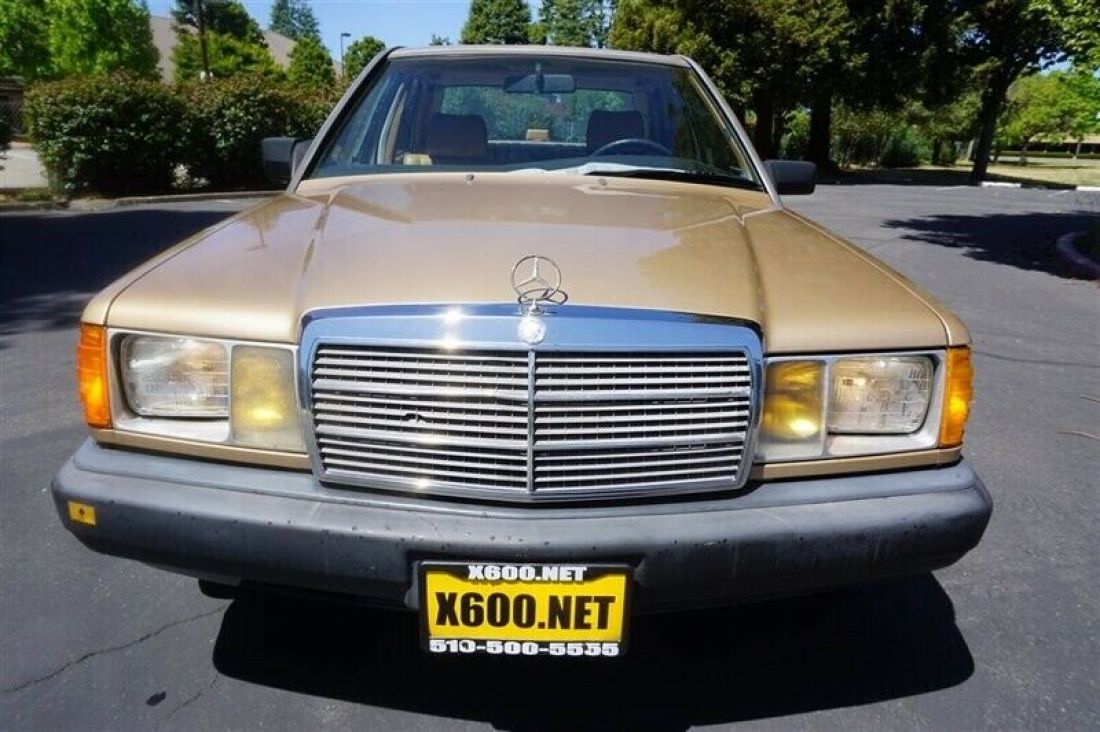 1986 Mercedes-Benz 190-Series 190 E 2.3 1 Owner Low Miles - photo 9