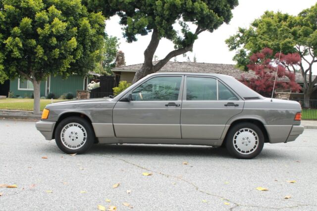 Mercedes Benz 190D, 2.5 Turbo Diesel, Pearl Gray Metallic - Japanese Model, Rare 1990 Mercedes-Benz 190-Series 2.5LTurbo Diesel Sedan