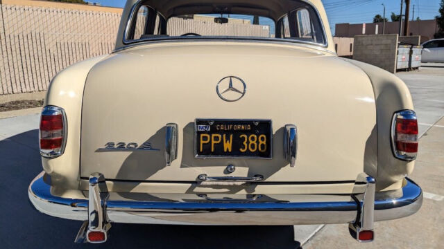1957 Mercedes-Benz 200-Series - photo 12