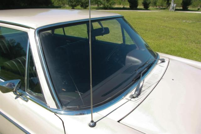1968 Mercedes-Benz 200-Series 220D 4 door sedan - photo 11