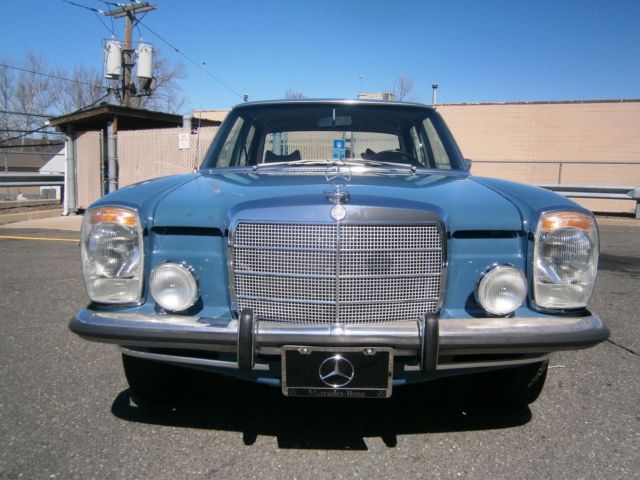 MERCEDES BENZ 1968 220D/8 RUST FREE,ONE OWNER , ORIGINAL TITLE FROM 1969 1968 Mercedes-Benz 200-Series 220D