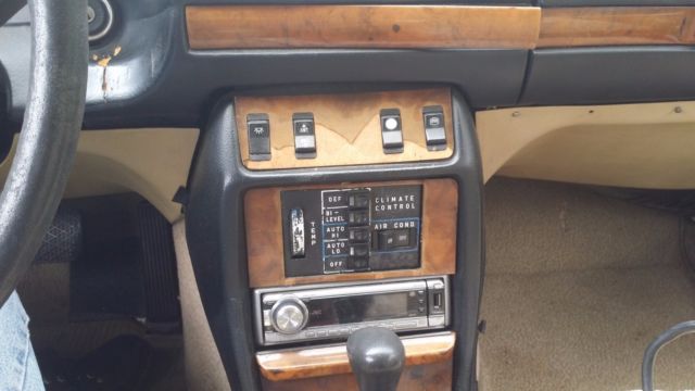 1978 Mercedes-Benz 200-Series - photo 10