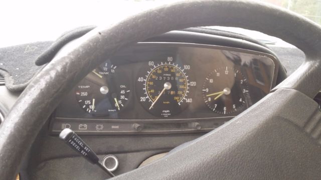 1978 Mercedes-Benz 200-Series - photo 11