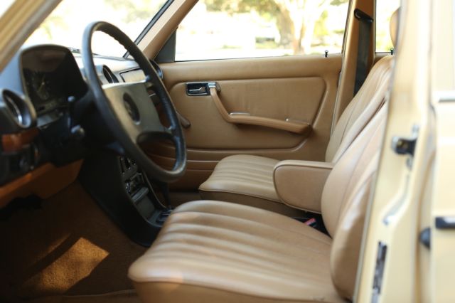1981 Mercedes-Benz 200-Series 240D - photo 9