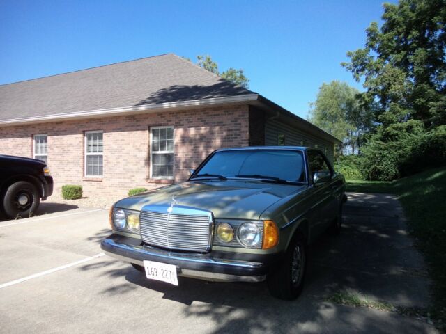 1985 Mercedes-Benz 300-Series - photo 9
