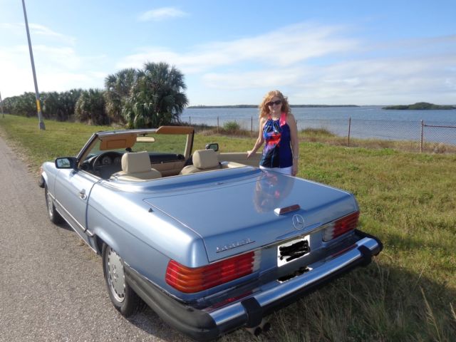 Mercedes Benz 1988 560SL 1988 Mercedes-Benz SL-Class
