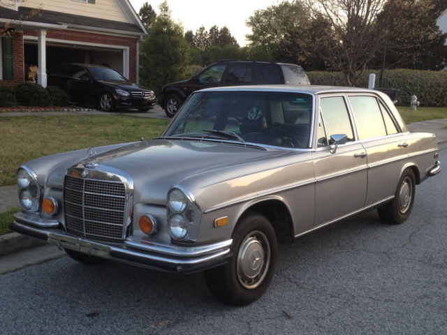1972 Mercedes-Benz 200-Series - photo 11