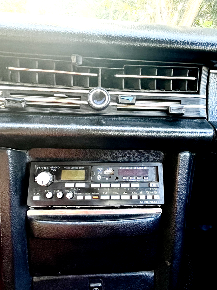 1971 Mercedes-Benz 200 Series - photo 12