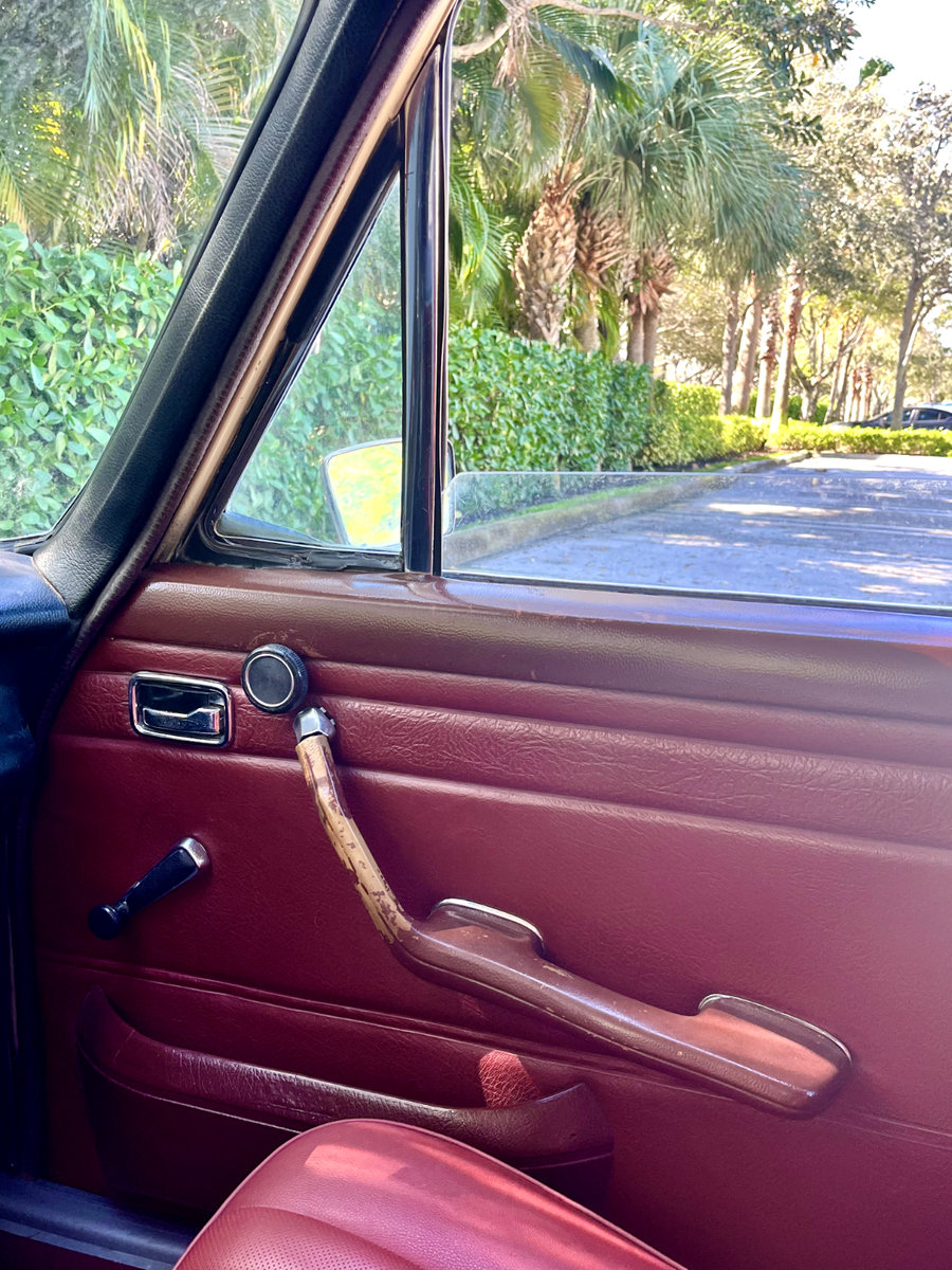 1971 Mercedes-Benz 200 Series - photo 6