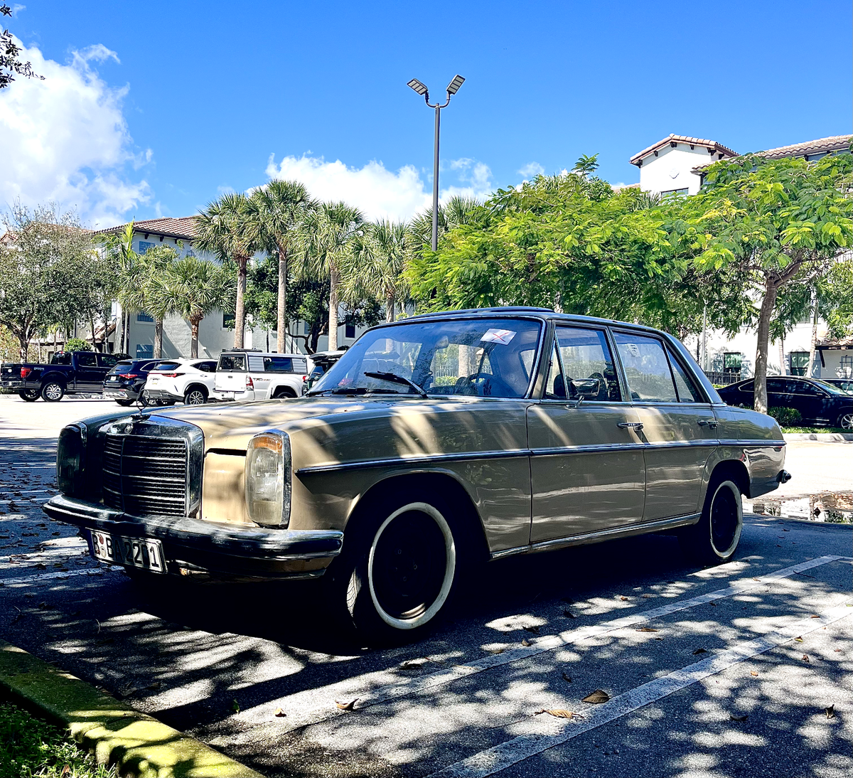 1971 Mercedes-Benz 200 Series - photo 7