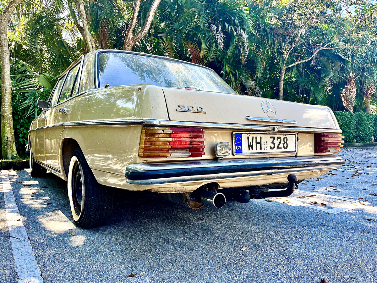 1971 Mercedes-Benz 200 Series - photo 9