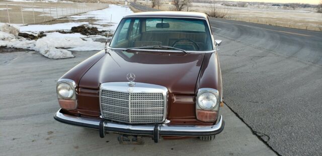 1973 Mercedes-Benz 200-Series base - photo 10