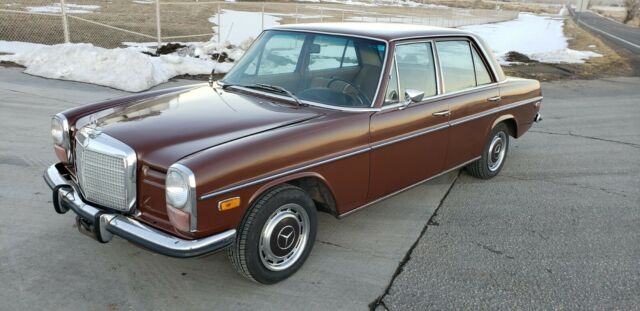 1973 Mercedes-Benz 200-Series base - photo 11