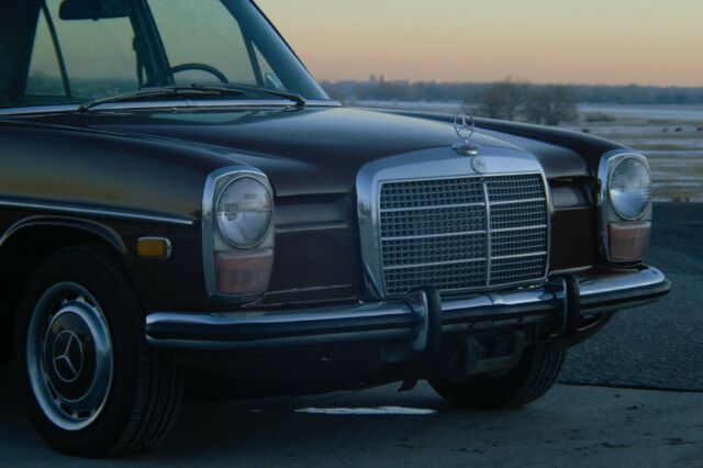 1973 Mercedes-Benz 200-Series base - photo 4