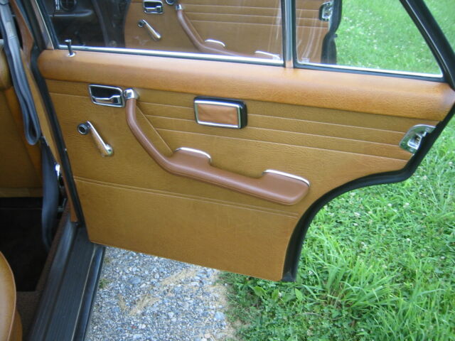 1969 Mercedes-Benz 200-Series W115 - photo 11