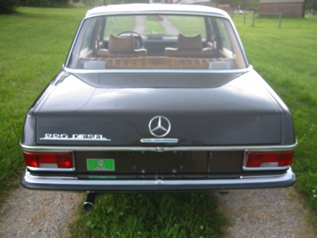 1969 Mercedes-Benz 200-Series W115 - photo 2