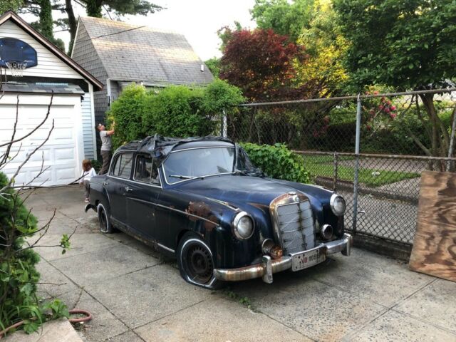 Mercedes Benz 220S (1956-1959) 1957 Mercedes-Benz 200-Series