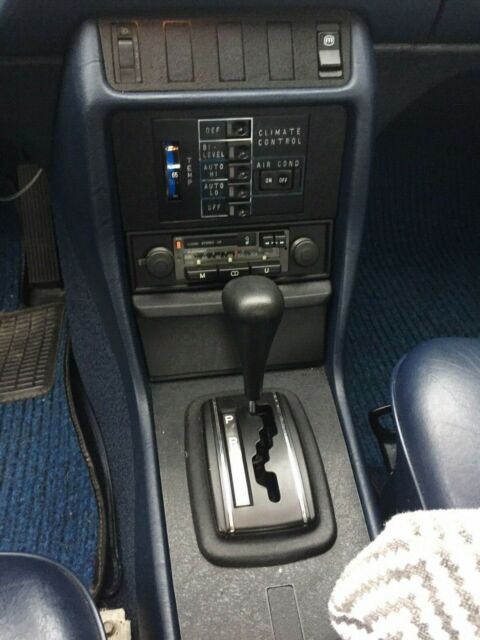 1980 Mercedes-Benz 200-Series - photo 12