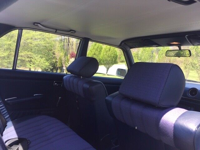 1980 Mercedes-Benz 200-Series - photo 10