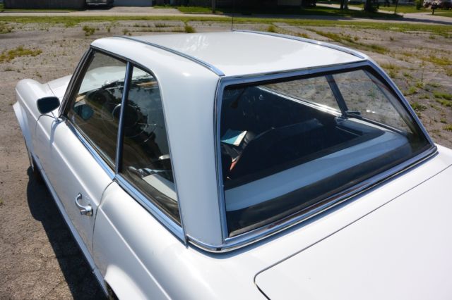 1965 Mercedes-Benz 200-Series - photo 10