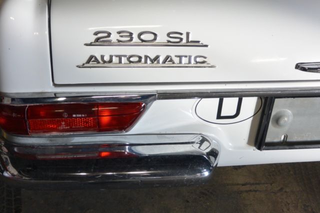 1965 Mercedes-Benz 200-Series - photo 11