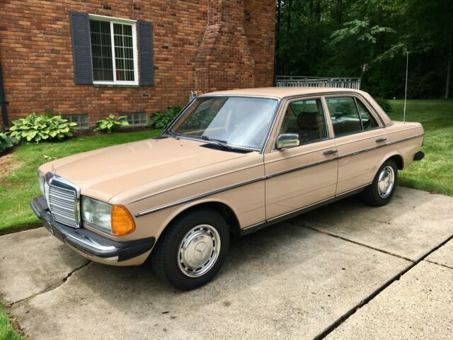 Mercedes Benz 230E 1983 Model 1980 Mercedes-Benz 200-Series