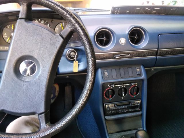 1981 Mercedes-Benz 200-Series 4-doors - photo 10