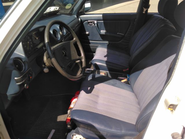 1981 Mercedes-Benz 200-Series 4-doors - photo 11