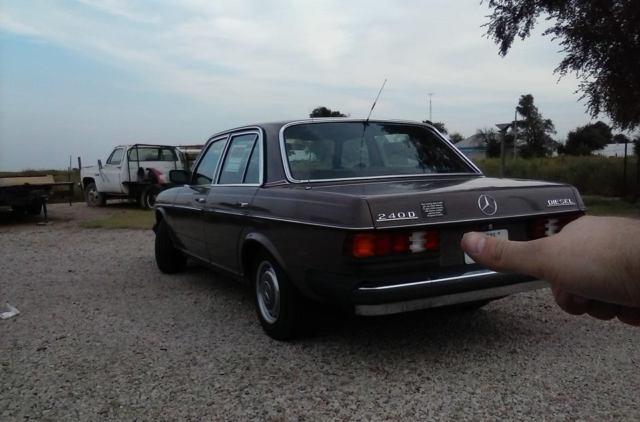 1983 Mercedes-Benz 200-Series - photo 5