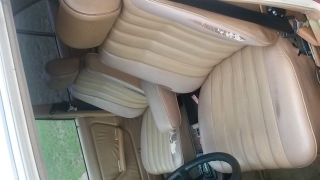 1983 Mercedes-Benz 200-Series - photo 9