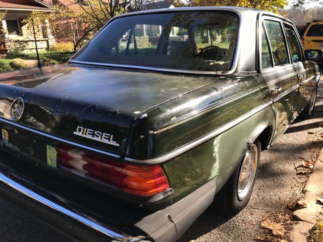 1982 Mercedes-Benz 200-Series - photo 3